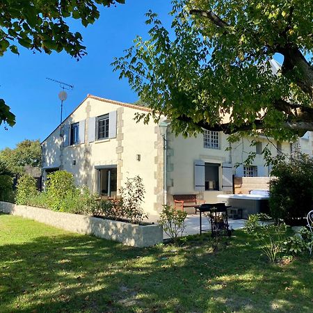 La Maison Du Champ De Beaumont Galgon Exteriör bild
