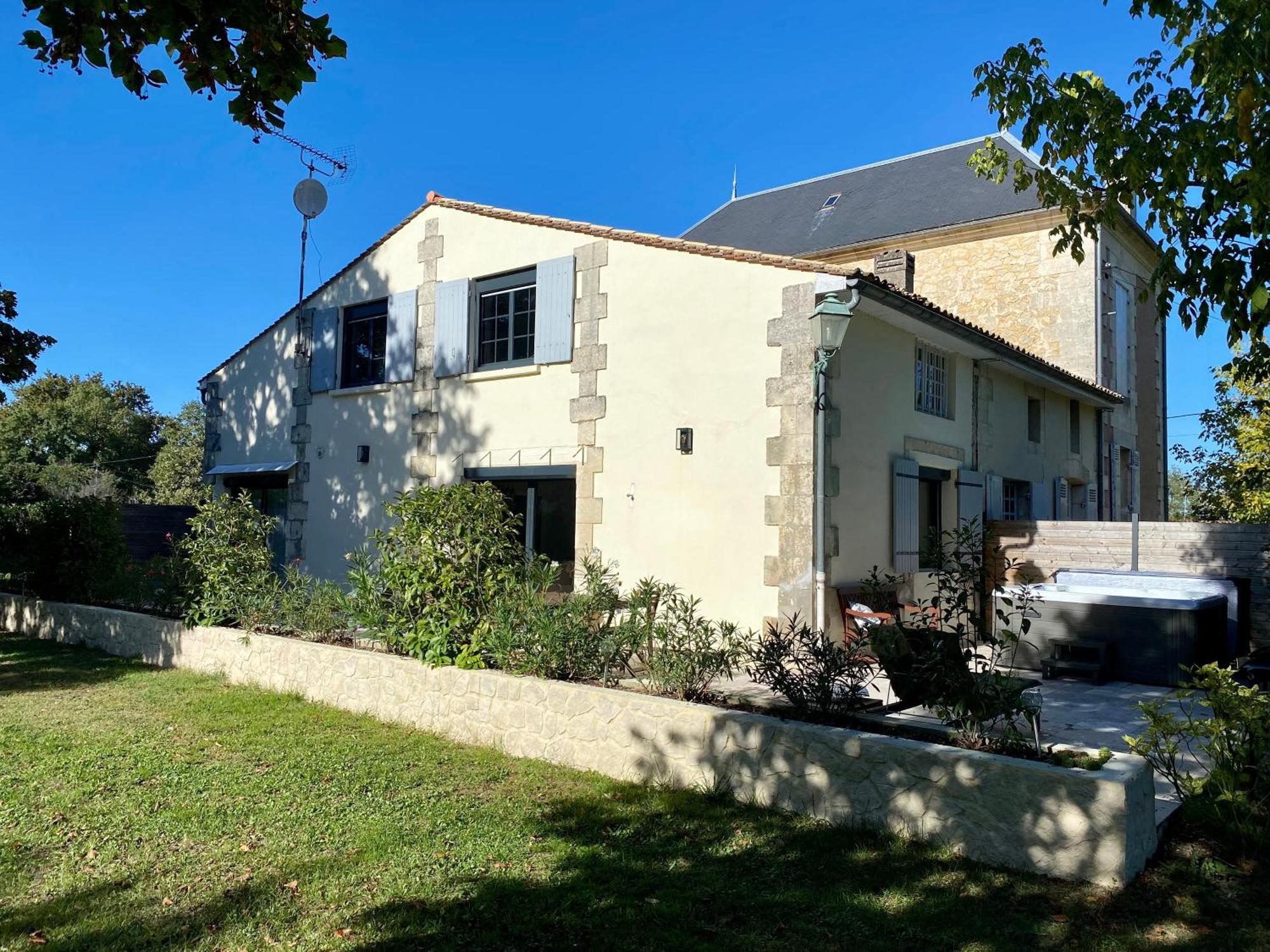 La Maison Du Champ De Beaumont Galgon Exteriör bild