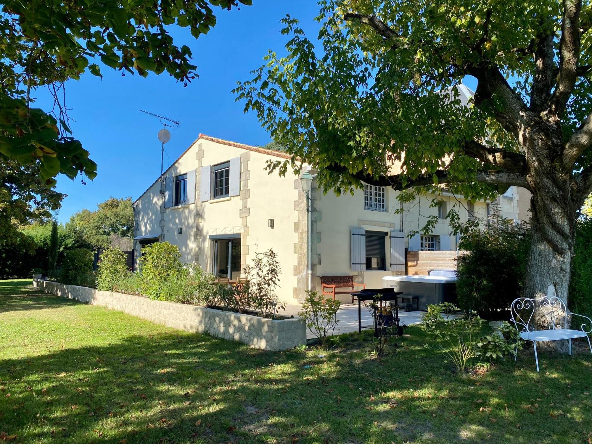 La Maison Du Champ De Beaumont Galgon Exteriör bild